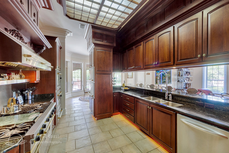 Image for Luxury Estate Auction in Prestigious Preserve on the Bay