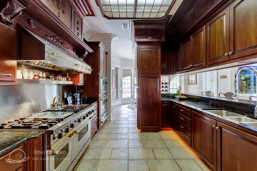 Image for Luxury Estate Auction in Prestigious Preserve on the Bay