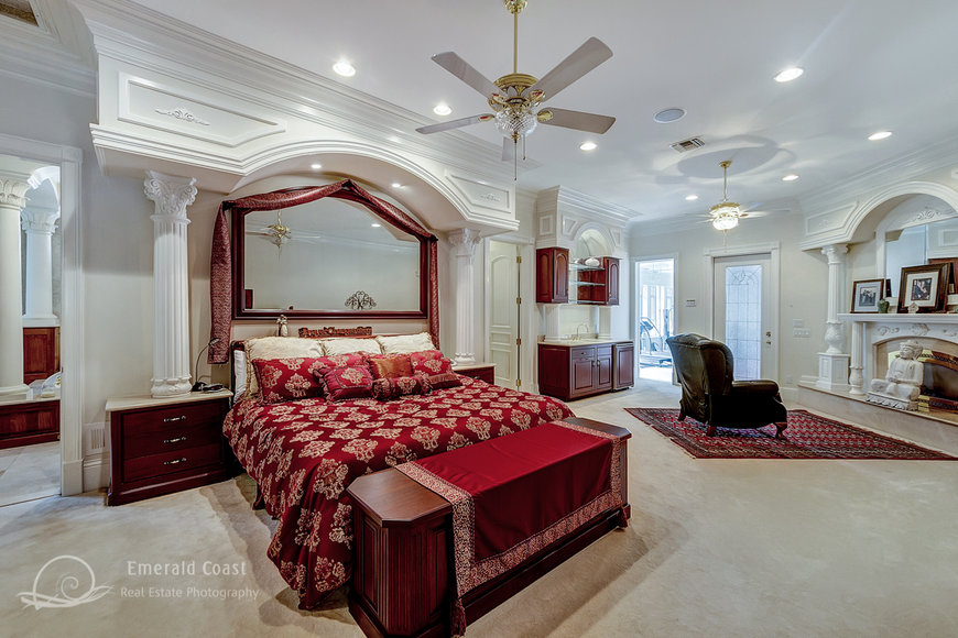 Image for Luxury Estate Auction in Prestigious Preserve on the Bay