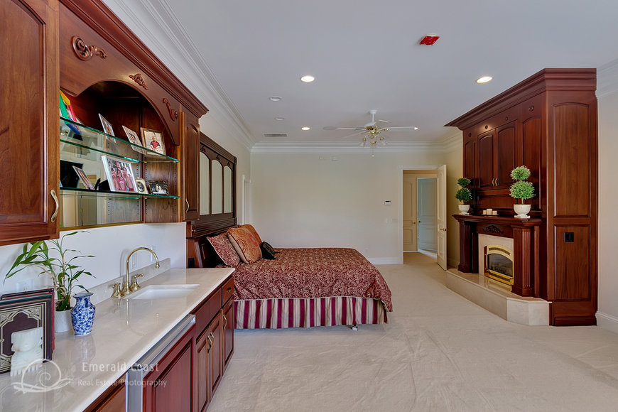 Image for Luxury Estate Auction in Prestigious Preserve on the Bay