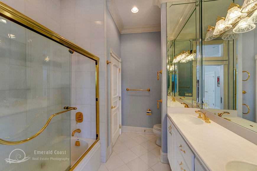 Image for Luxury Estate Auction in Prestigious Preserve on the Bay