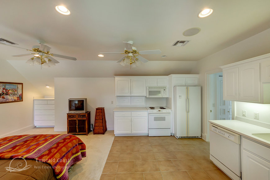 Image for Luxury Estate Auction in Prestigious Preserve on the Bay