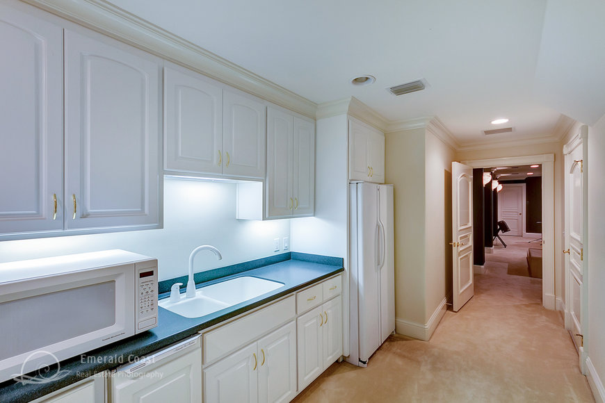 Image for Luxury Estate Auction in Prestigious Preserve on the Bay