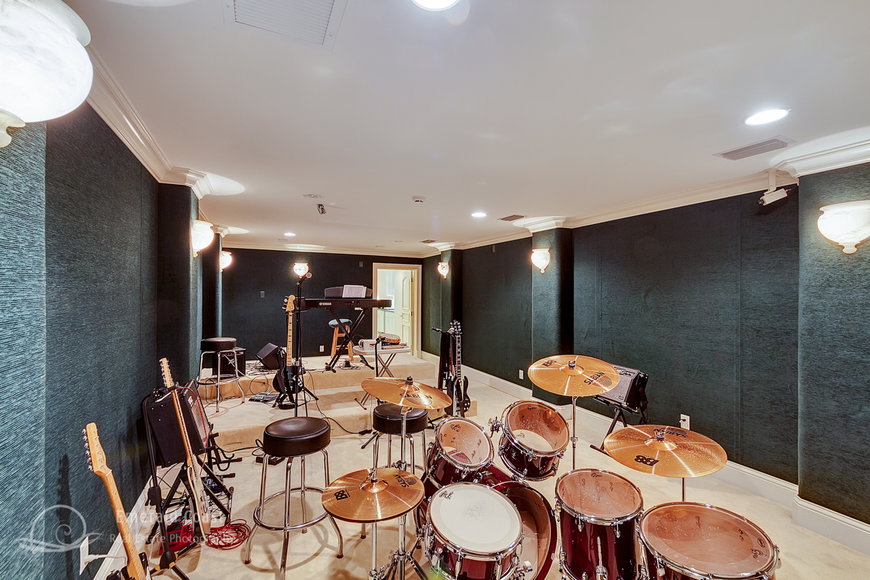 Image for Luxury Estate Auction in Prestigious Preserve on the Bay