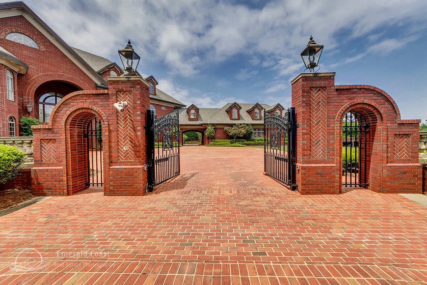 Image for Luxury Estate Auction in Prestigious Preserve on the Bay