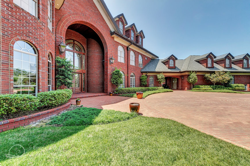 Image for Luxury Estate Auction in Prestigious Preserve on the Bay