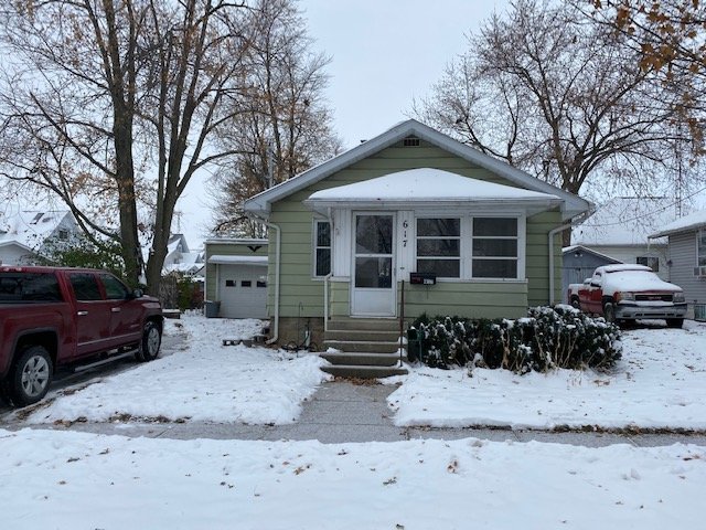 Image for MINIMUM BID AUCTION $25,000 - 617 Addison Street