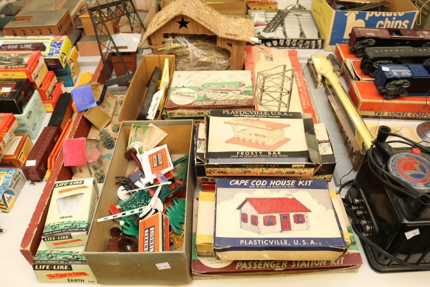 Image for Gallery Auction with Trains: 11-21-19