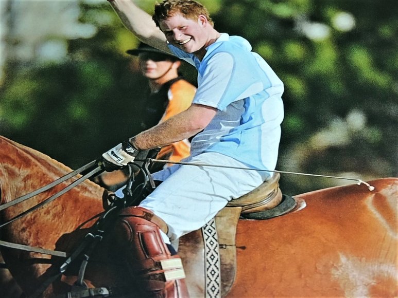 Image for HELLO CANADA WEEKLY - THE QUEEN CELEBRATES HER DECADES ON THE THRONE