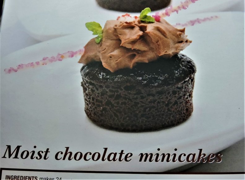 Image for HELLO CANADA WEEKLY - THE QUEEN CELEBRATES HER DECADES ON THE THRONE