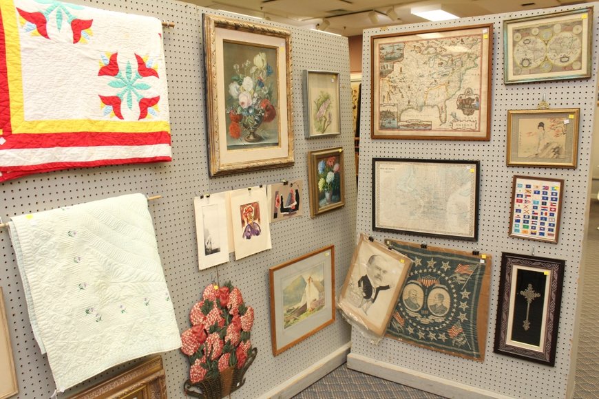 Image for Gallery Auction with Sports Memorabilia | January 2 at 9:00 AM