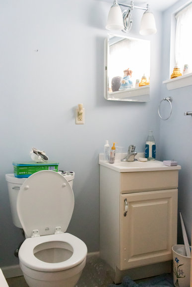 Image for 3BR/2.5BA Brick Split Level House - Less Than 10 ± Miles From Amazon HQ2 - 6803 Capstan Dr., Annandale, VA 22003