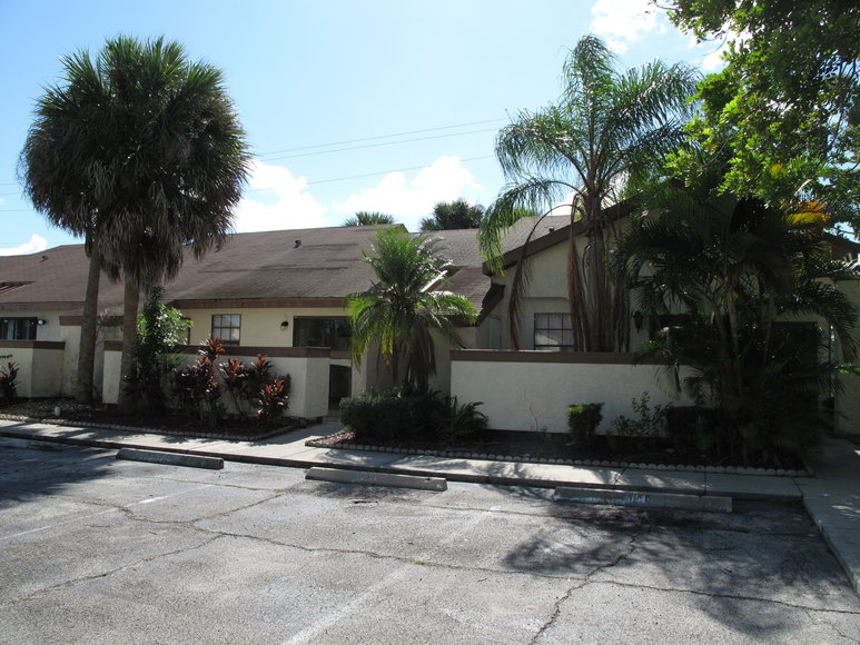 Image for US Bankruptcy Auction of 53 Residential Villas in Villas of Windmill Point II