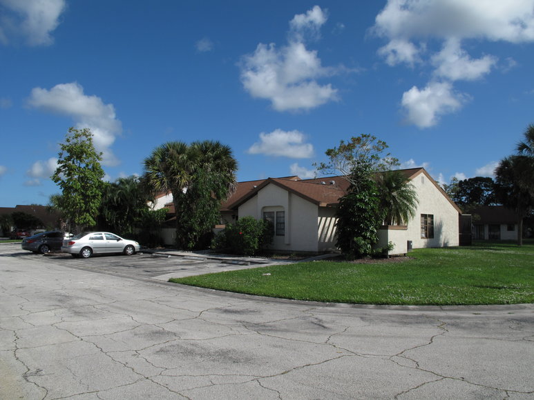 Image for US Bankruptcy Auction of 53 Residential Villas in Villas of Windmill Point II