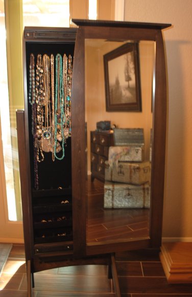 Image for 2020, March 21st- March 28th | Granite Estate and Contents Auction