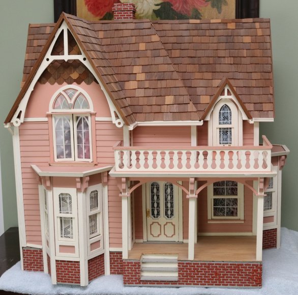 Image for Gallery Auction with Dolls | January 30, 2020 at 9:00 AM