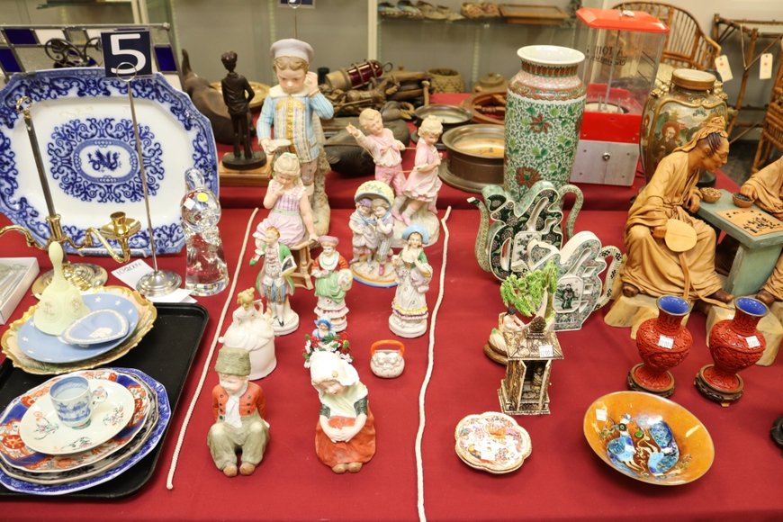 Image for Gallery Auction with Dolls | January 30, 2020 at 9:00 AM