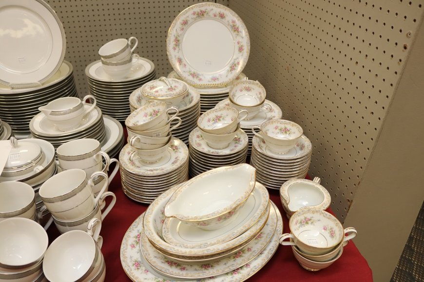 Image for Gallery Auction with Dolls | January 30, 2020 at 9:00 AM