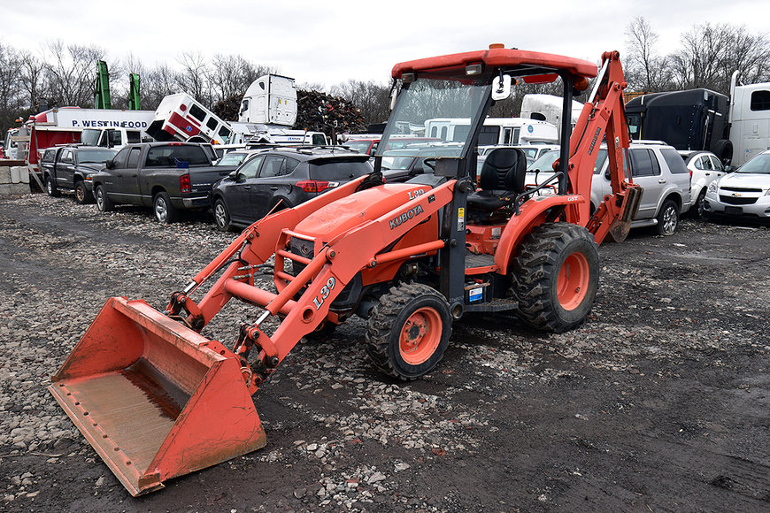 Kubota L39 Backhoe Loader