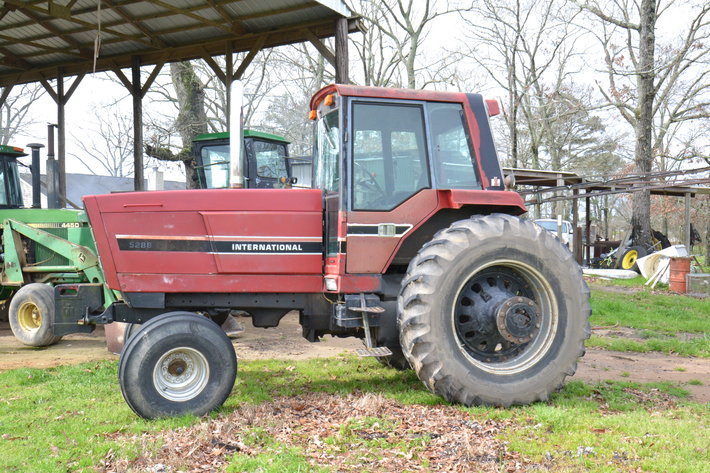 Image for International Tractor 5288, International 1020 platform