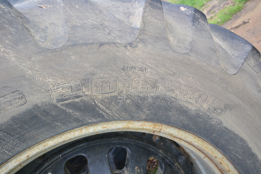 Image for International Tractor 5288, International 1020 platform