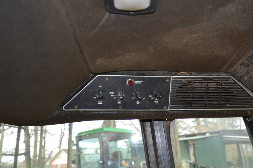 Image for International Tractor 5288, International 1020 platform