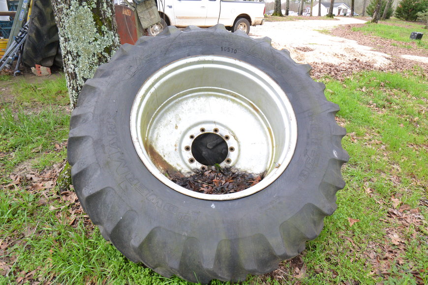 Image for International Tractor 5288, International 1020 platform