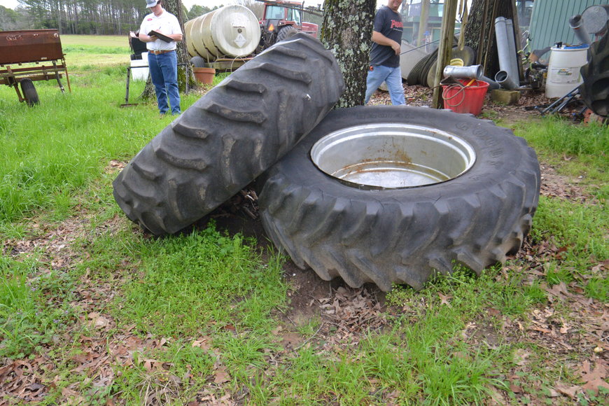 Image for International Tractor 5288, International 1020 platform