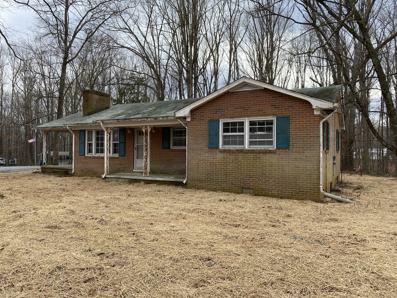 Image for 3 BR/1 BA Brick Ranch Style Home on 1/2 Acre Corner Lot in Madison County, VA--SELLS to the HIGHEST BIDDER!!  ONLINE ONLY BIDDING!!