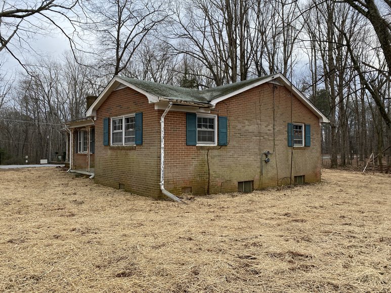 Image for 3 BR/1 BA Brick Ranch Style Home on 1/2 Acre Corner Lot in Madison County, VA--SELLS to the HIGHEST BIDDER!!  ONLINE ONLY BIDDING!!