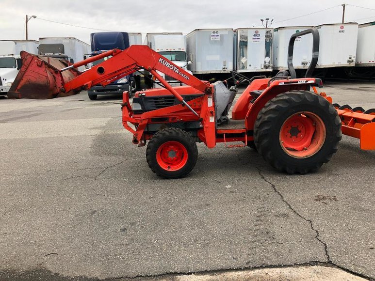 Image for AUCTION - Kubota LA681 Tractor