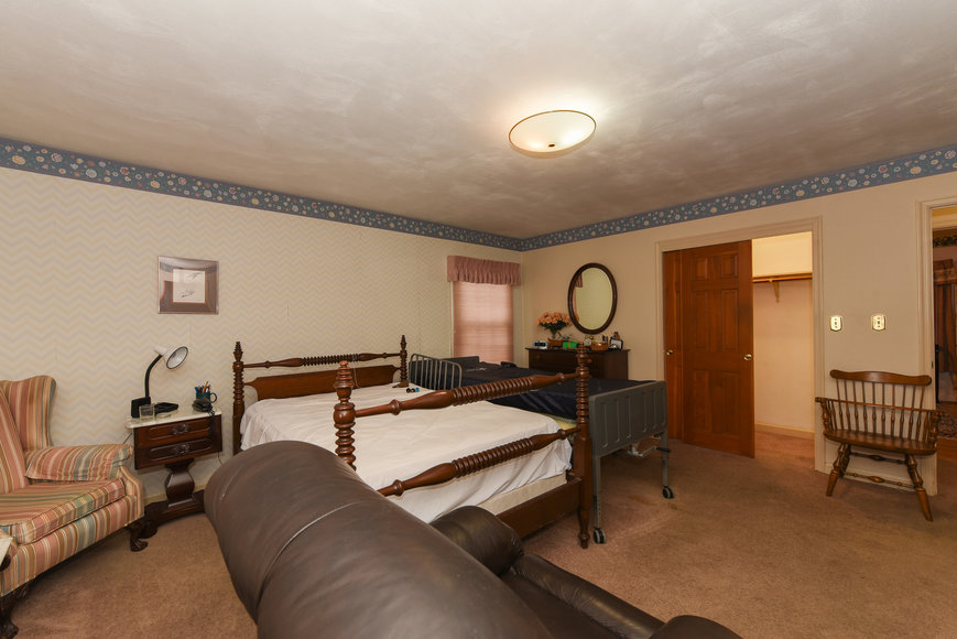 Image for Estate Auction - 3221 Pineridge Drive - Click Here for Details