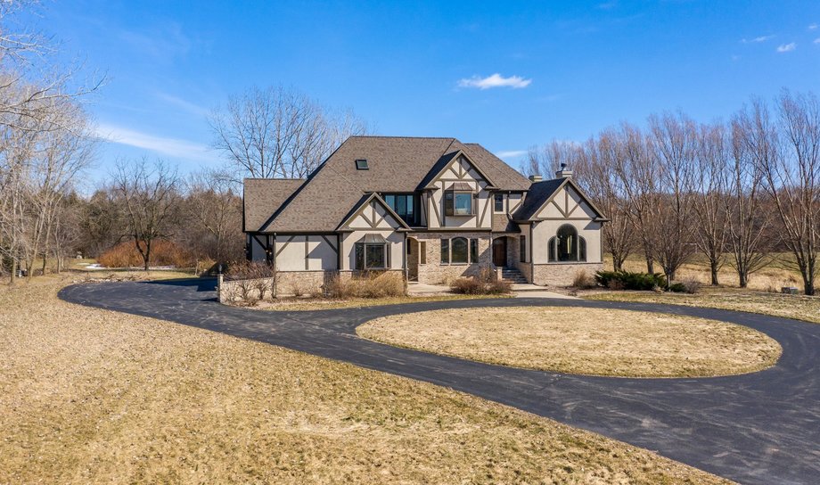 Image for Executive Park Avenue Tudor Auction, Neenah WI