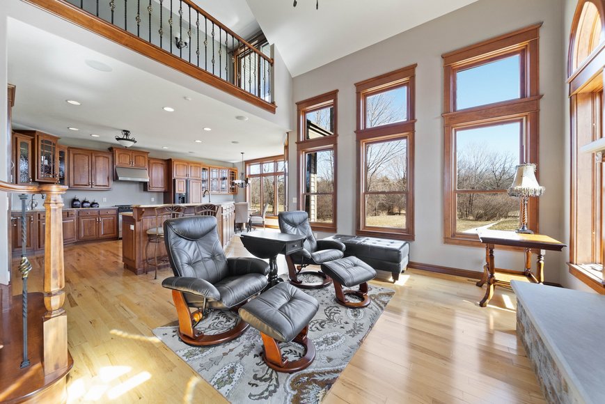 Image for Executive Park Avenue Tudor Auction, Neenah WI