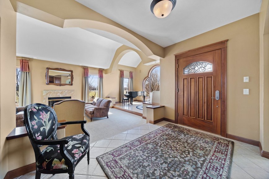 Image for Executive Park Avenue Tudor Auction, Neenah WI