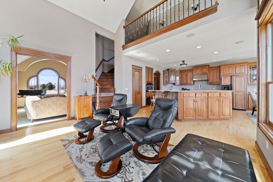 Image for Executive Park Avenue Tudor Auction, Neenah WI