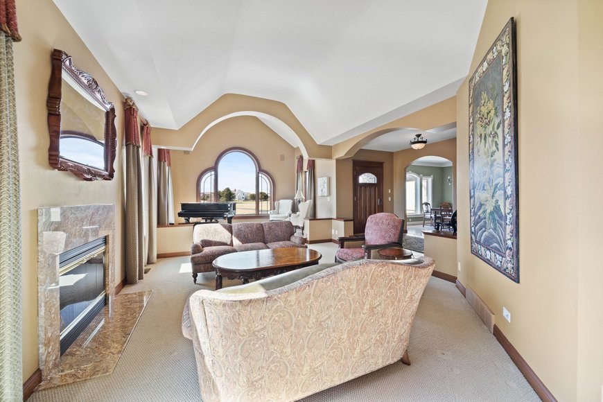 Image for Executive Park Avenue Tudor Auction, Neenah WI