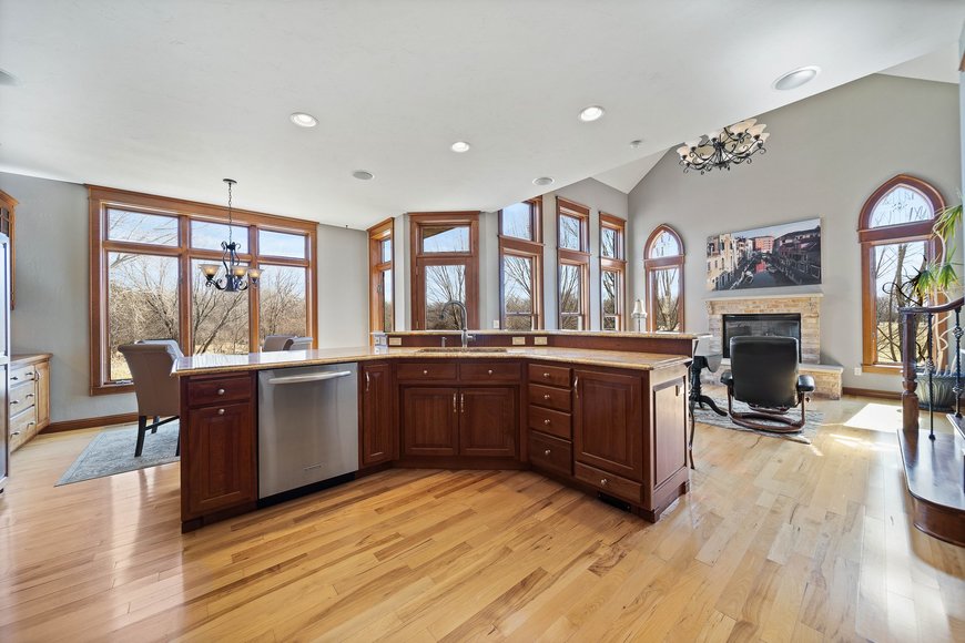 Image for Executive Park Avenue Tudor Auction, Neenah WI