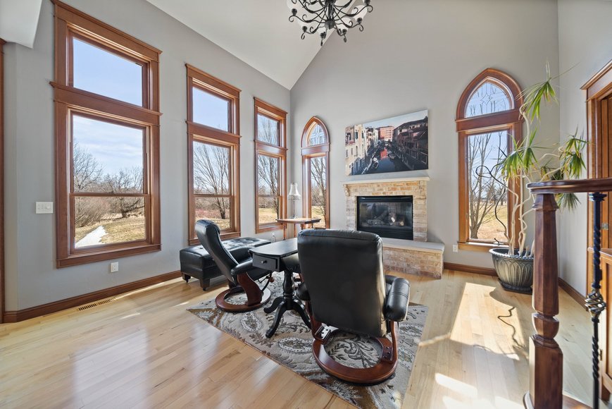 Image for Executive Park Avenue Tudor Auction, Neenah WI