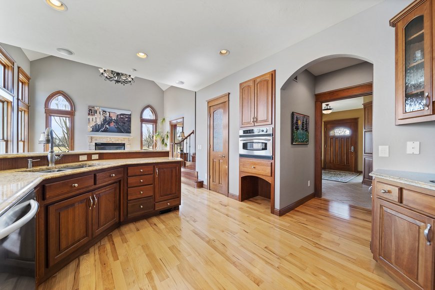 Image for Executive Park Avenue Tudor Auction, Neenah WI