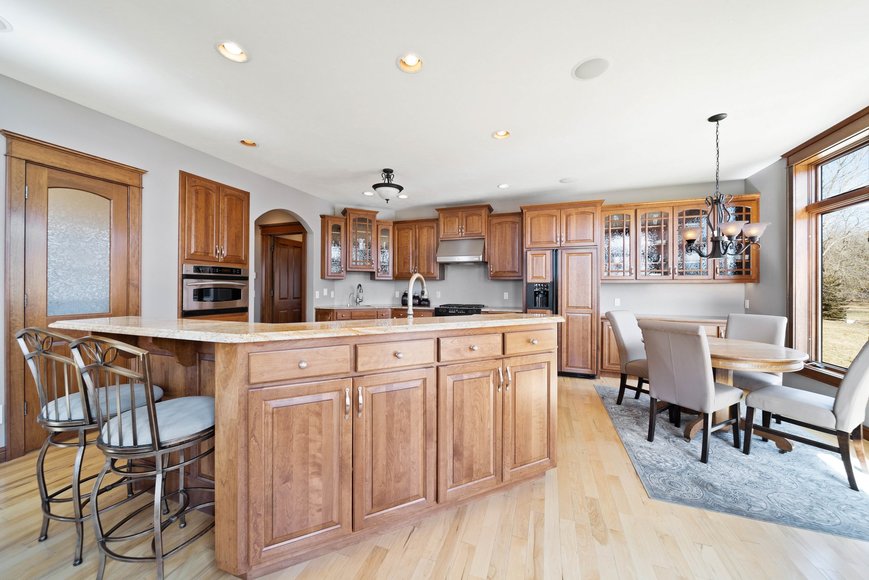 Image for Executive Park Avenue Tudor Auction, Neenah WI