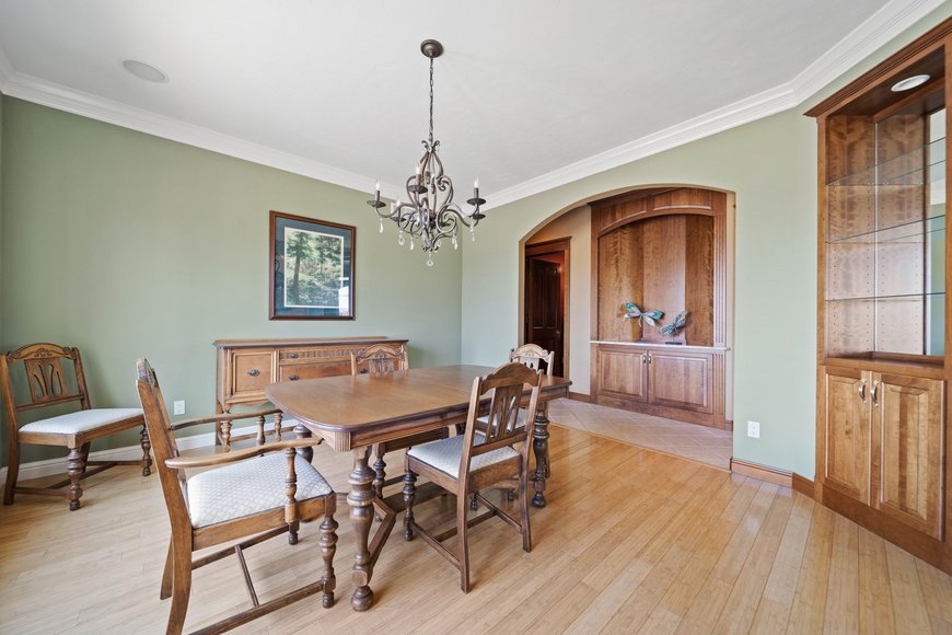 Image for Executive Park Avenue Tudor Auction, Neenah WI