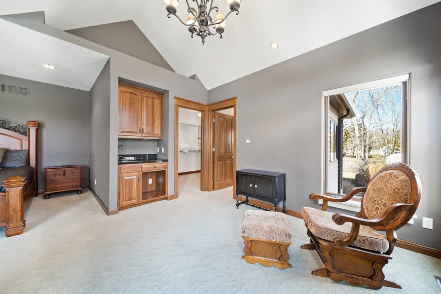 Image for Executive Park Avenue Tudor Auction, Neenah WI