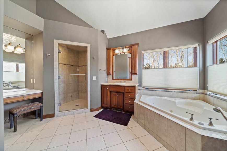 Image for Executive Park Avenue Tudor Auction, Neenah WI