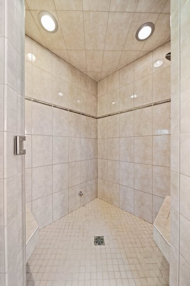 Image for Executive Park Avenue Tudor Auction, Neenah WI