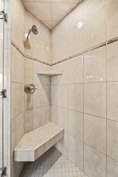 Image for Executive Park Avenue Tudor Auction, Neenah WI