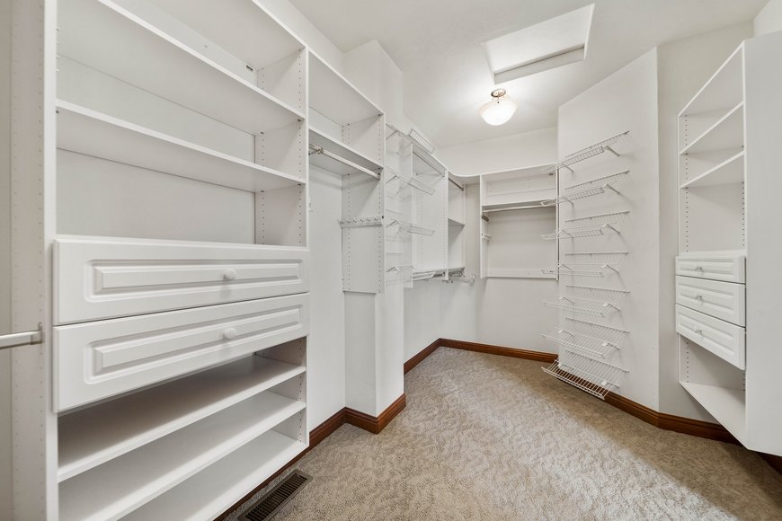 Image for Executive Park Avenue Tudor Auction, Neenah WI