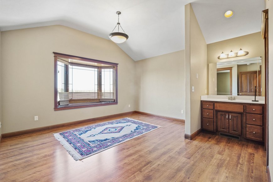 Image for Executive Park Avenue Tudor Auction, Neenah WI