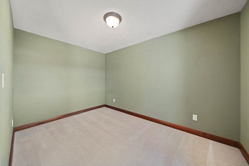 Image for Executive Park Avenue Tudor Auction, Neenah WI