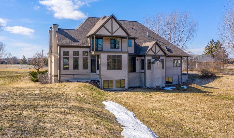 Image for Executive Park Avenue Tudor Auction, Neenah WI